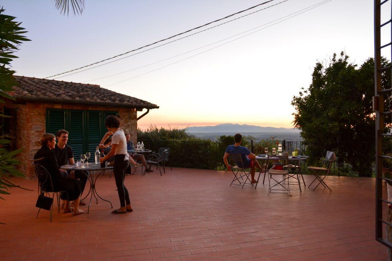 Agriturismo Podere Rondinaio Lamporecchio Exterior photo